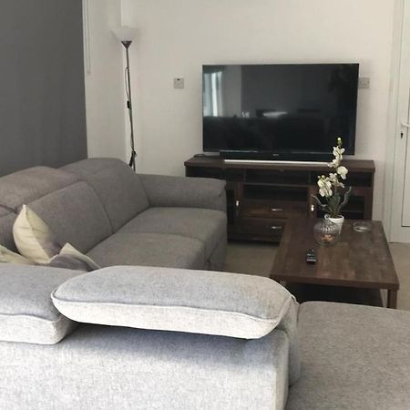 Cosy Apartment In Kato Paphos With Pool Access Buitenkant foto