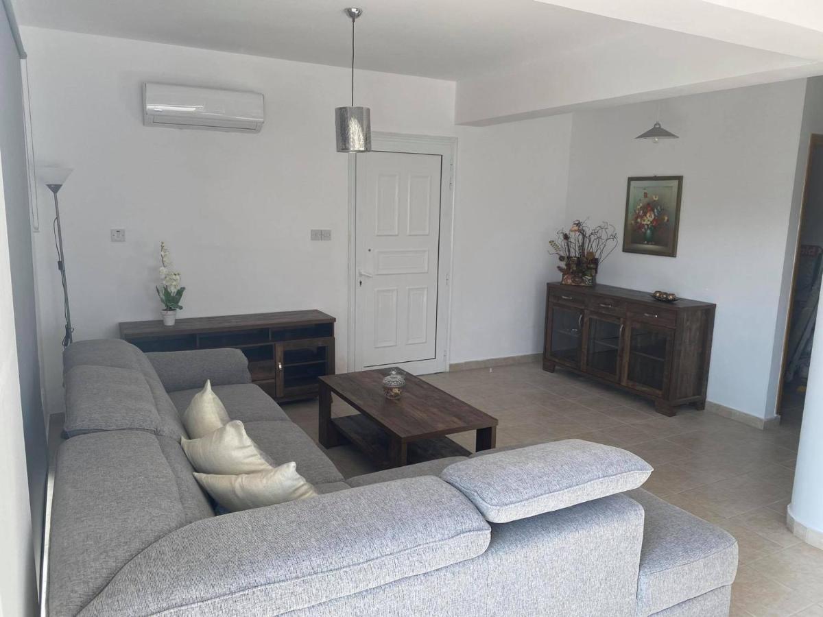 Cosy Apartment In Kato Paphos With Pool Access Buitenkant foto