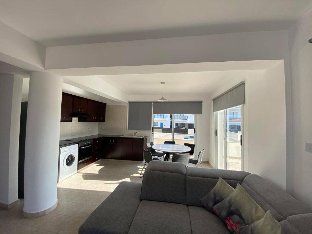 Cosy Apartment In Kato Paphos With Pool Access Buitenkant foto