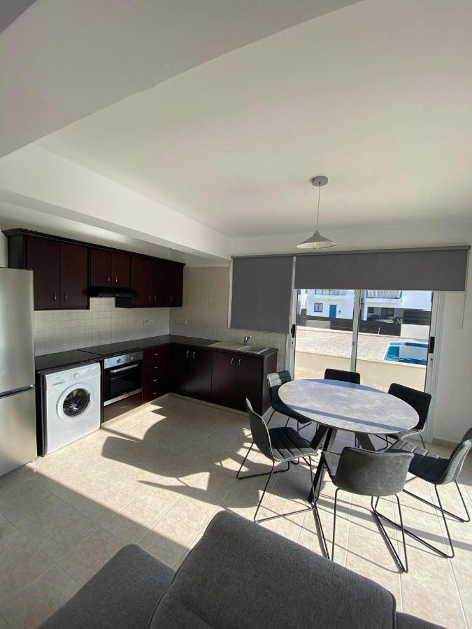 Cosy Apartment In Kato Paphos With Pool Access Buitenkant foto